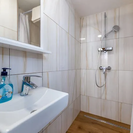 Fast Direkt Am In Der Altstadt Mit Vielen Gassen * Baška